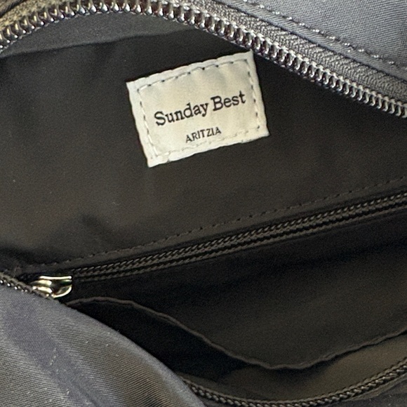 Aritzia Sunday Best Classic Black Tote Bag - Picture 4 of 4